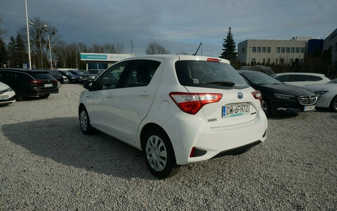 Toyota Yaris cena 48400 przebieg: 99445, rok produkcji 2019 z Knurów małe 529